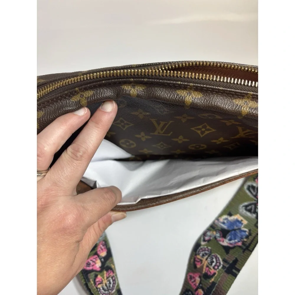 New Vintage‎ Hand Painted Louis Vuitton